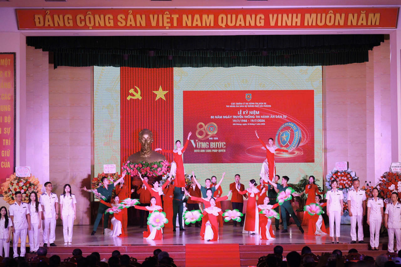 Một trong những tiết mục nghệ thuật tại buổi lễ.