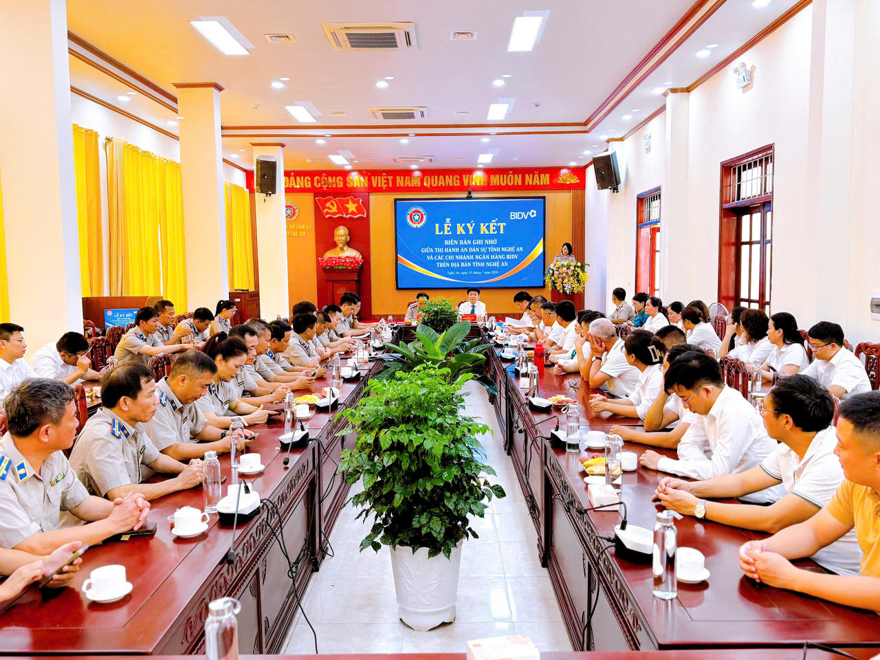 Thi hành án dân sự Nghệ An ký kết biên bản ghi nhớ với các chi nhánh ngân hàng BIDV trên địa bàn