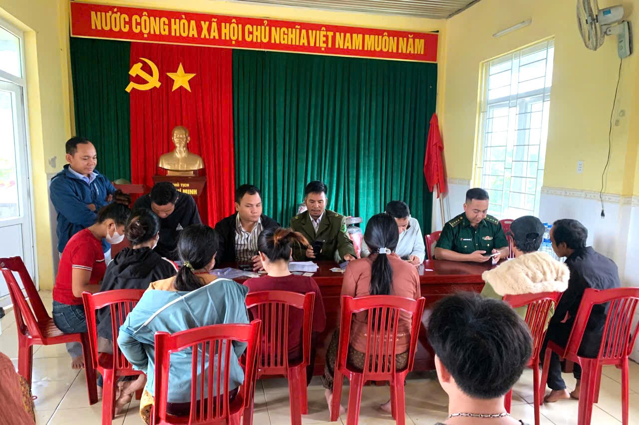 "Thứ Bảy về bản" - lan tỏa màu áo xanh nơi biên cương Quảng Trị