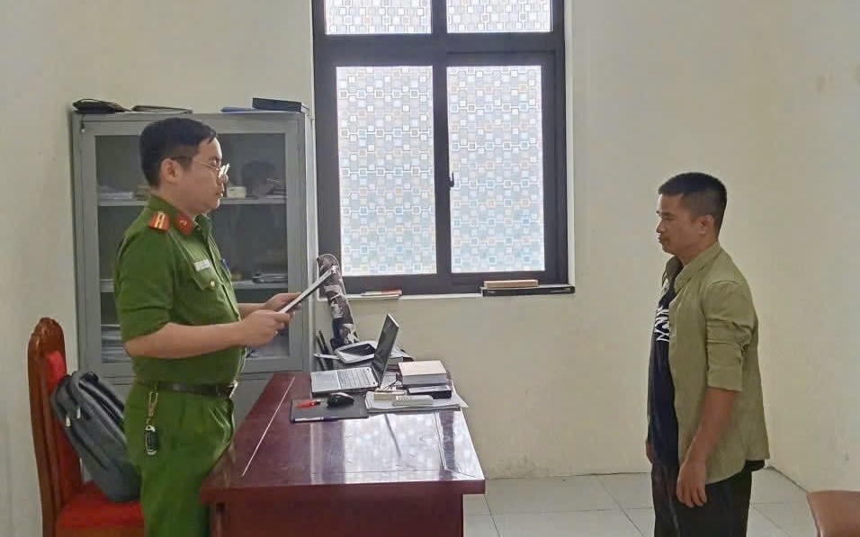 Khởi tố người đàn ông đâm hàng xóm vì mâu thuẫn nhỏ nhặt ở Hưng Yên
