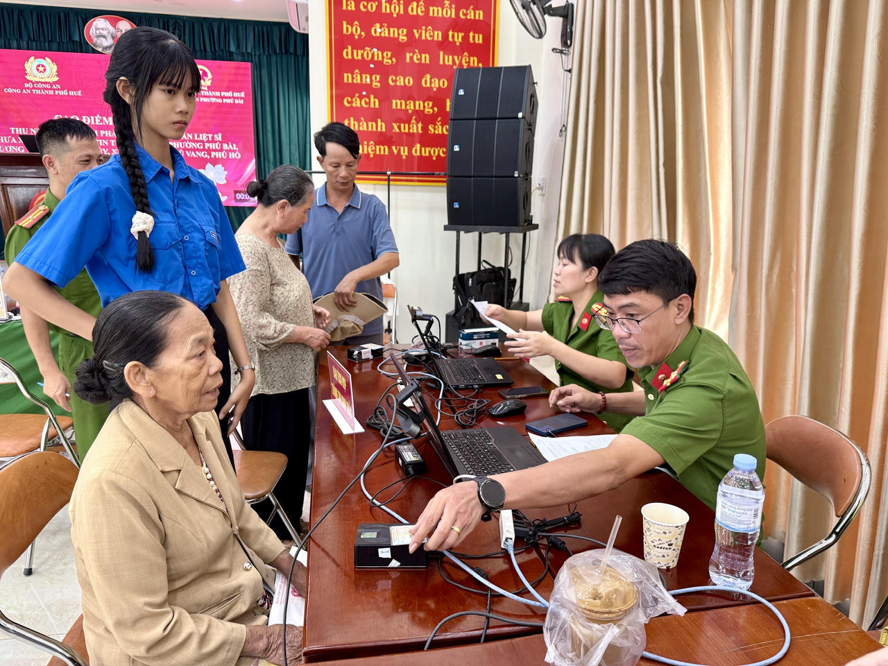 Thu nhận mẫu sinh phẩm ADN không chỉ là nhiệm vụ chuyên môn mà còn là hành trình tri ân, góp phần đưa các anh hùng liệt sĩ trở về với tên tuổi của mình.
