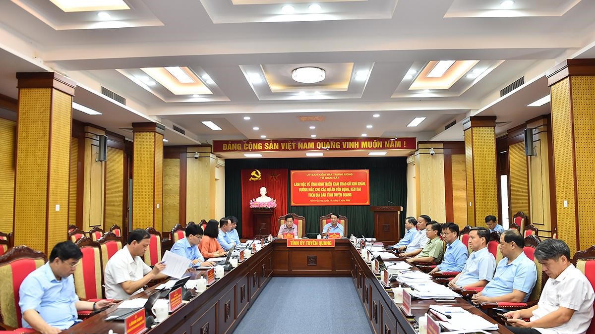 Toàn cảnh buổi làm việc. Ảnh: Thanh Phúc.