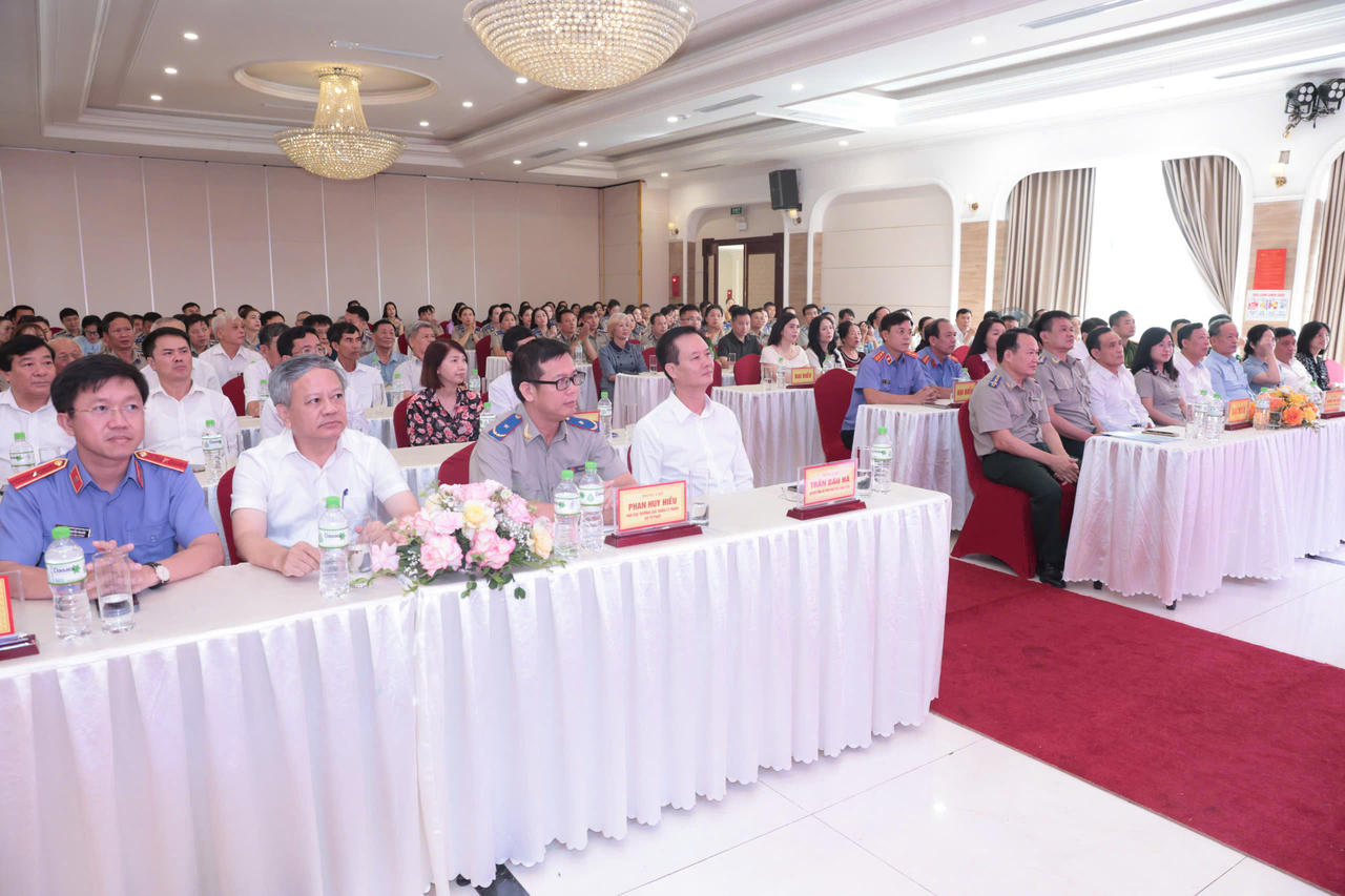 Các đại biểu tham dự lễ kỷ niệm.