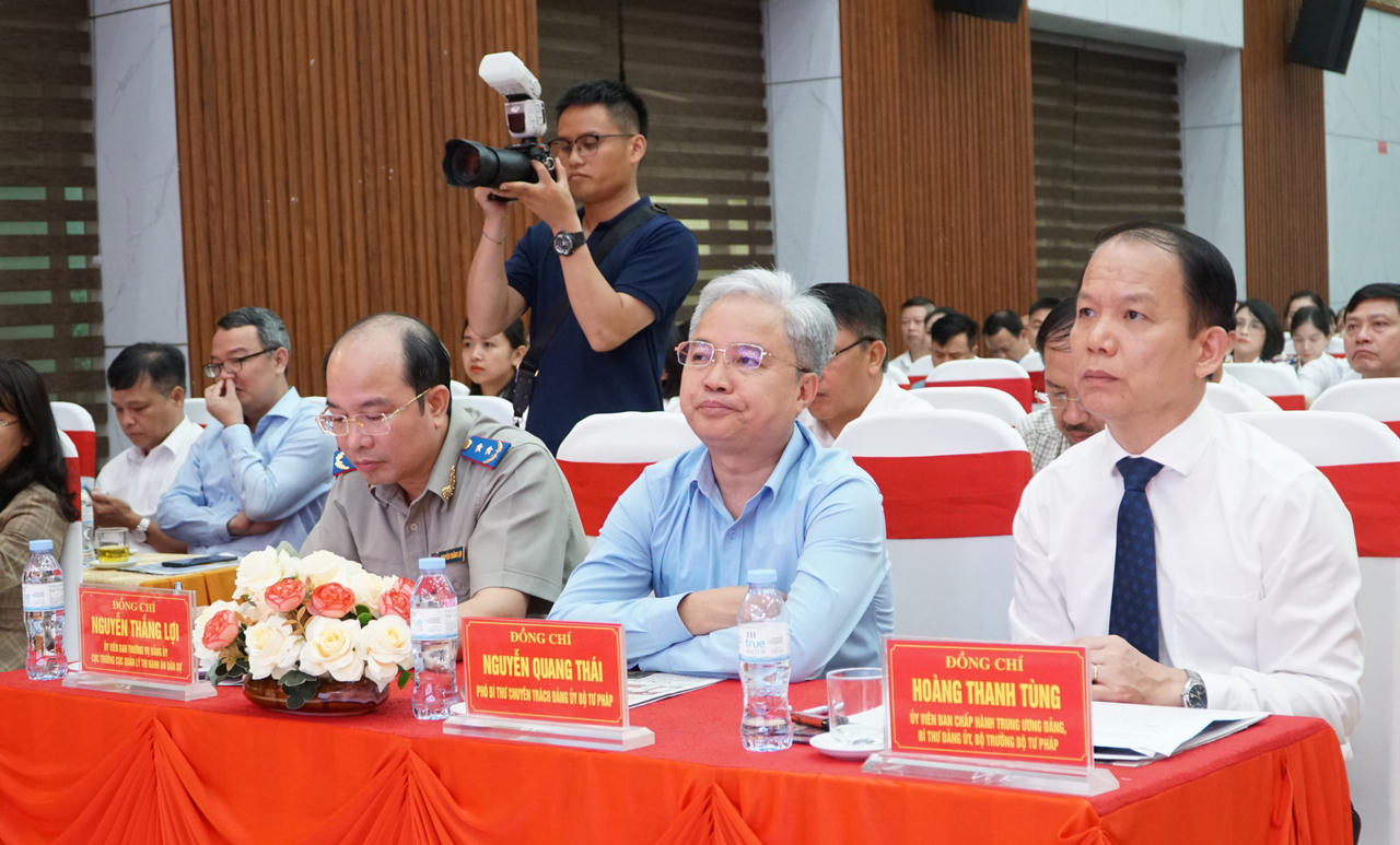 Lãnh đạo Bộ Tư pháp tham dự Lễ kỷ niệm.