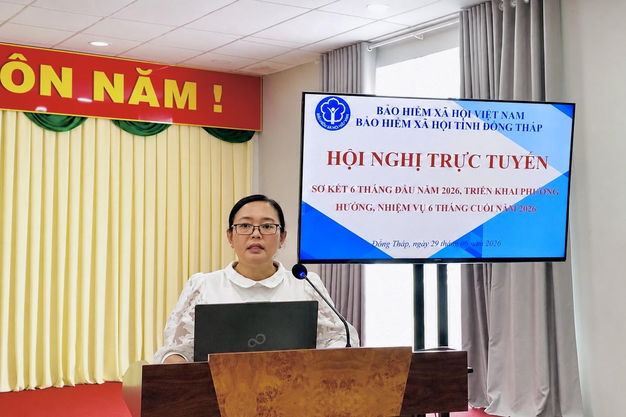 Bà Huỳnh Nguyễn Phương Oanh - Giám đốc BHXH tỉnh Đồng Tháp phát biểu chỉ đạo. Ảnh: Hồng Loan