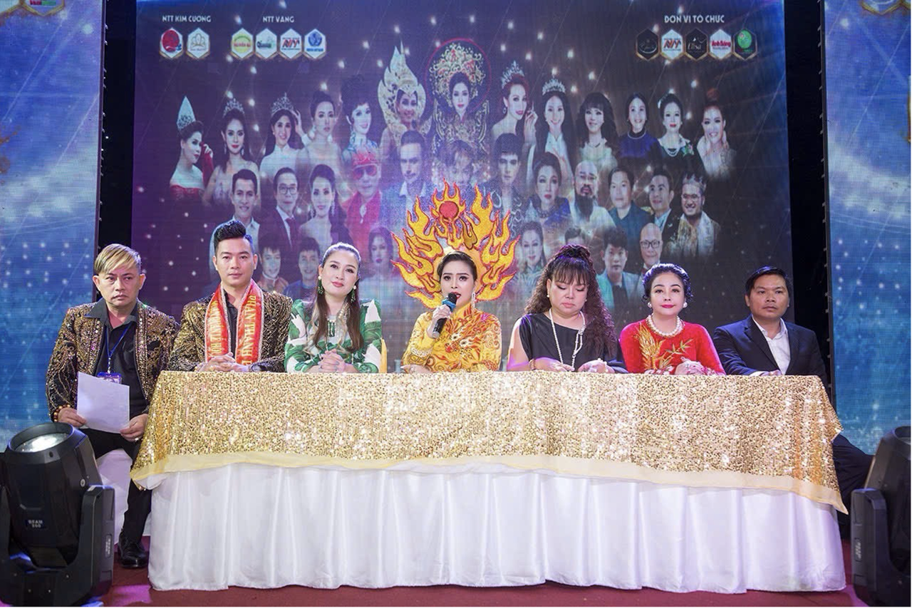 Vũ Thanh Thảo tham gia công tác tổ chức, kết nối các hoạt động liên quan đến sân chơi sắc đẹp và cộng đồng doanh nhân.