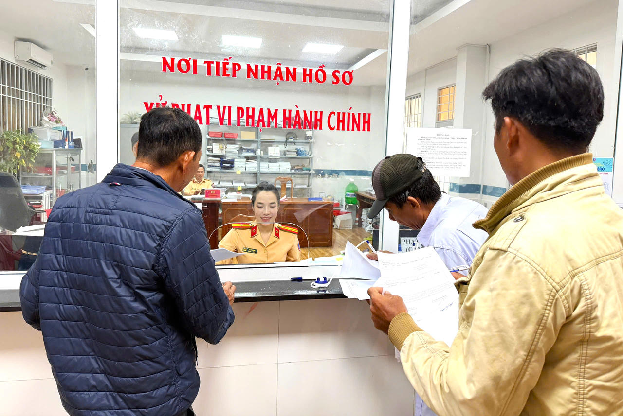 Camera giám sát phát huy hiệu quả, ý thức người tham gia giao thông Cà Mau nâng lên