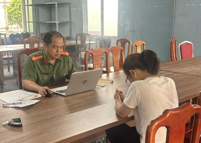 Chia sẻ thông tin sai sự thật về sông Mã, 1 phụ nữ bị xử phạt