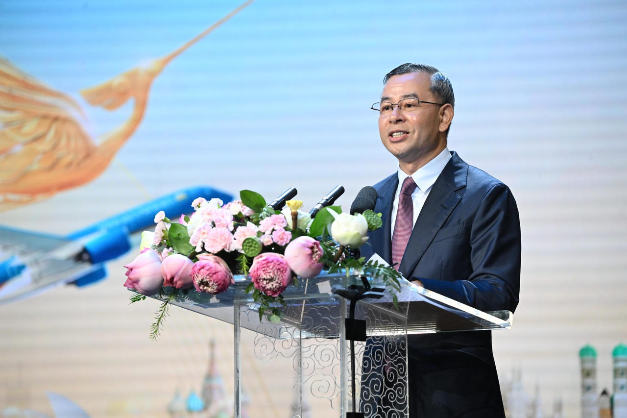Ông Ngô Văn Tuấn – Ủy viên Ban chấp hành Trung ương Đảng, Bộ trưởng Bộ Tài chính : "Những chuyến bay mang thông điệp thúc đẩy bình đẳng giới và lan tỏa các giá trị nhân văn đã cho thấy một cách tiếp cận mới, trong đó hoạt động kinh doanh gắn với trách nhiệm xã hội, tăng trưởng kinh tế đồng hành với tiến bộ và công bằng xã hội. (Ảnh: VNA)