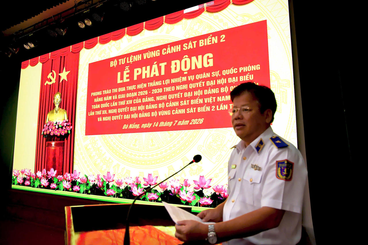 Thiếu tướng Trần Quang Tuấn, Phó Bí thư Đảng ủy, Tư lệnh Vùng Cảnh sát biển 2 phát động thi đua