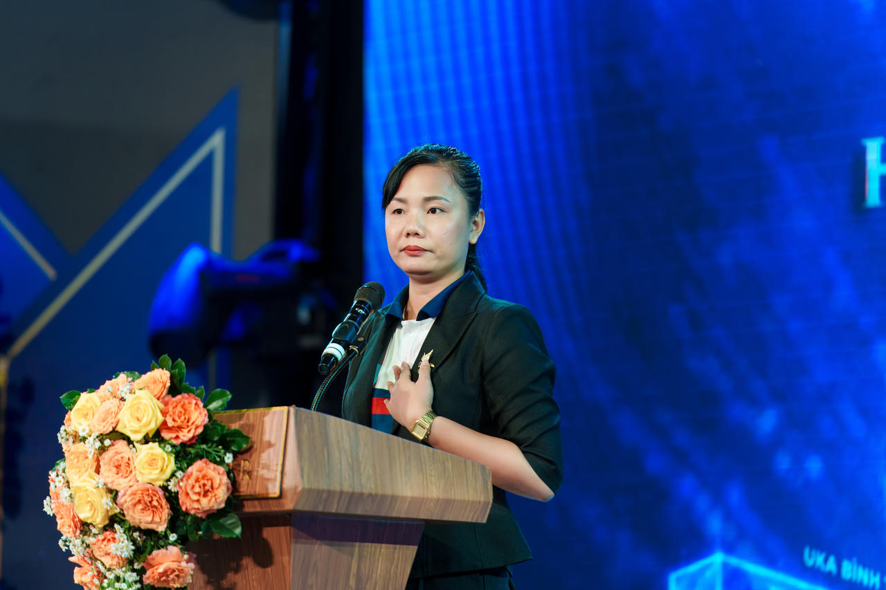 Cô Trương Thị Mỹ Diễm đại diện đội ngũ nhân sự gắn bó lâu năm chia sẻ đầy xúc động về hành trình cống hiến tại UK Academy