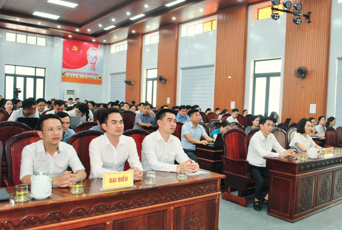 Các đại biểu dự Hội nghị sơ kết công tác tư pháp 6 tháng đầu năm 2026.