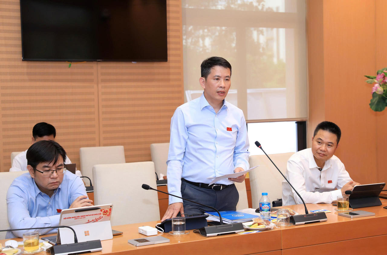 Giám đốc Sở Văn hóa và Thể thao Hà Nội Phạm Tuấn Long phát biểu tại phiên họp.