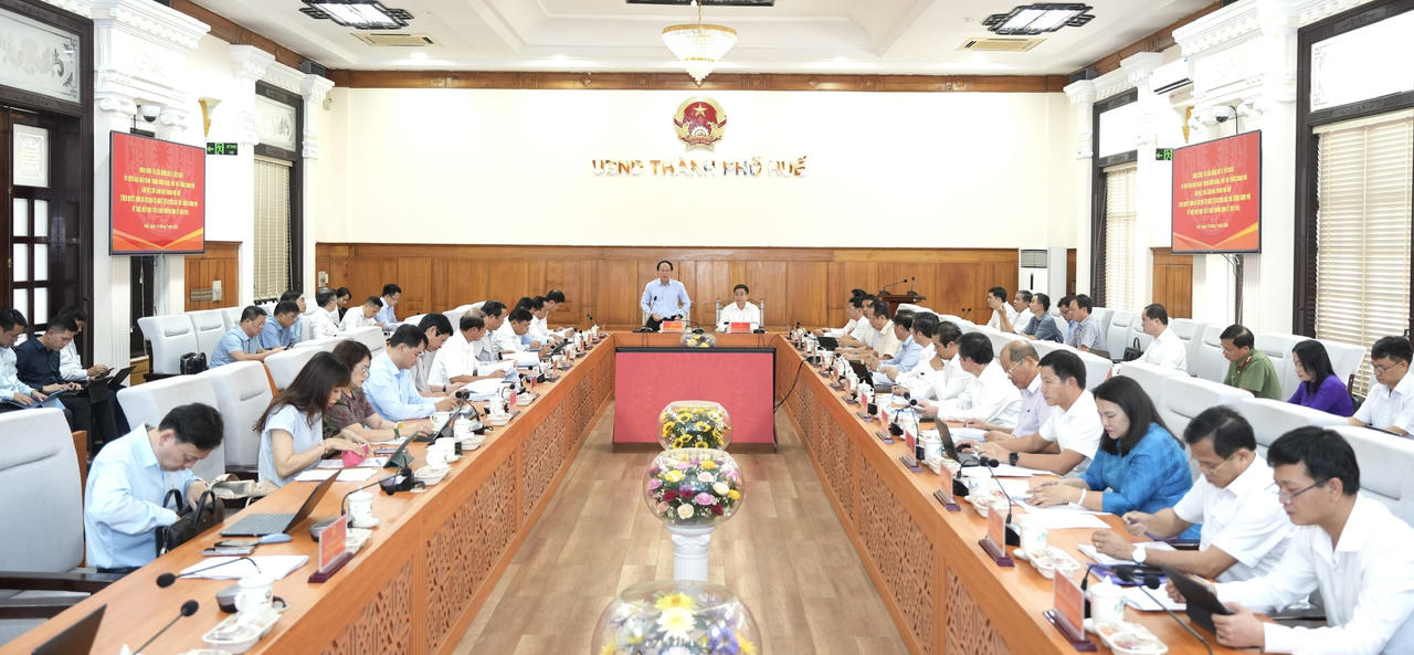 Tham dự buổi làm việc có lãnh đạo các bộ, ngành Trung ương. (Ảnh: Ngọc Hiếu)