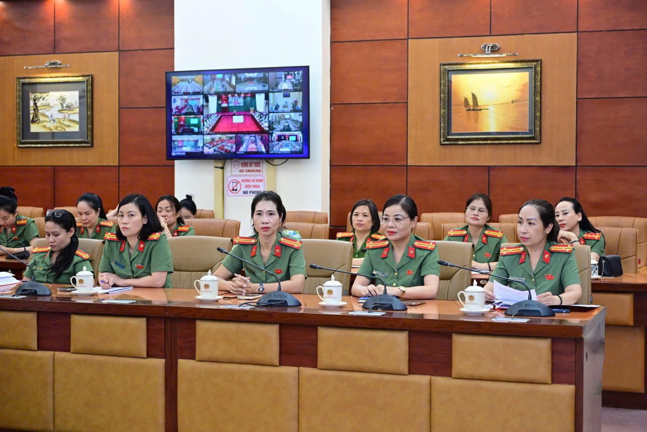 Phụ nữ CAND tạo dấu ấn với 5 chuyển biến nổi bật trong 6 tháng đầu năm 2026