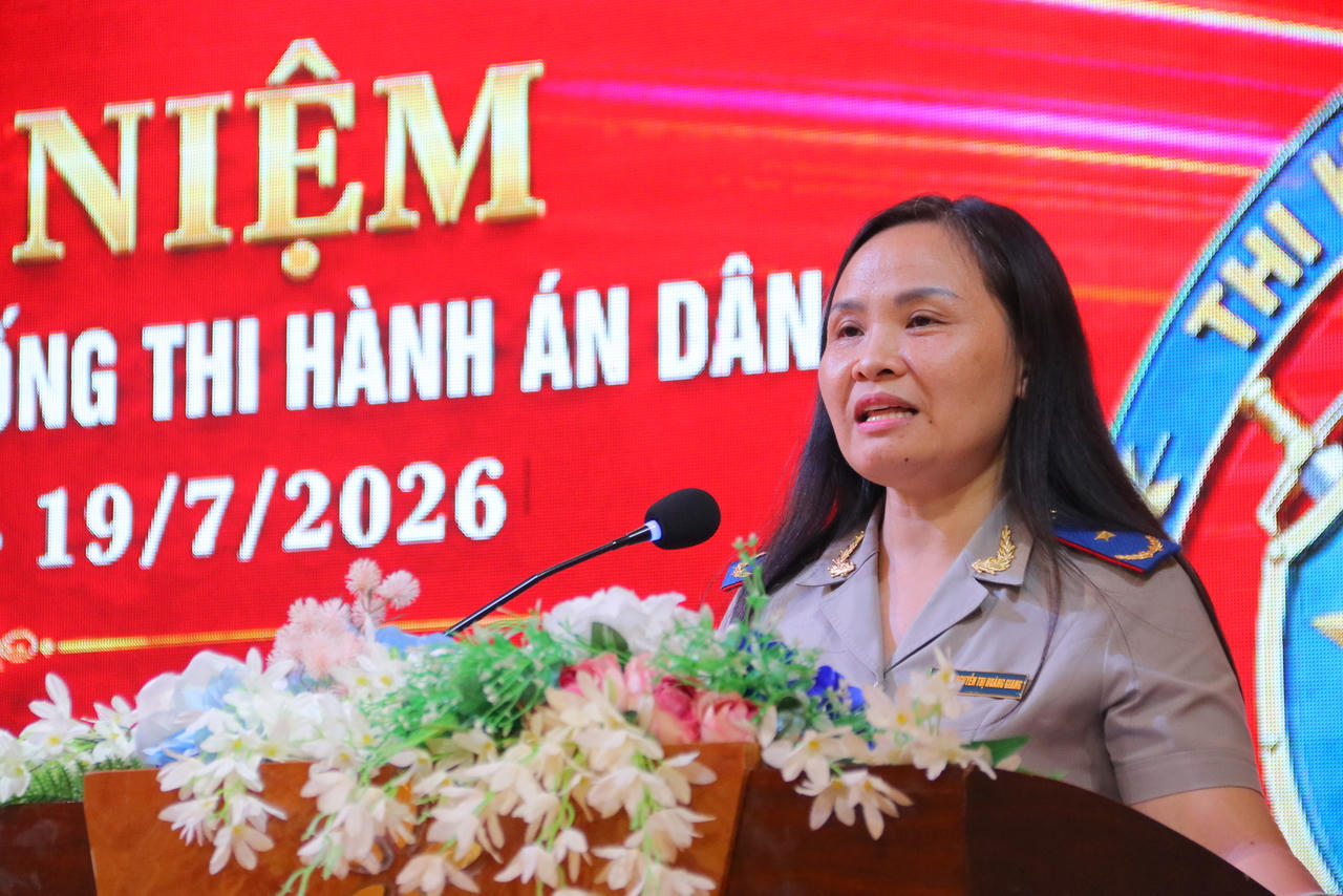 Bà Nguyễn Thị Hoàng Giang - Phó Cục trưởng Cục Quản lý THADS (Bộ Tư pháp) phát biểu (Ảnh: Đình Thương)
