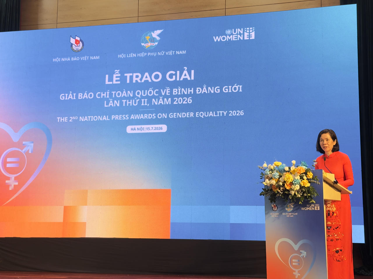 Phó Chủ tịch Hội LHPN Việt Nam Nguyễn Thị Minh Hương phát biểu tại Lễ trao giải. (Ảnh: PV)
