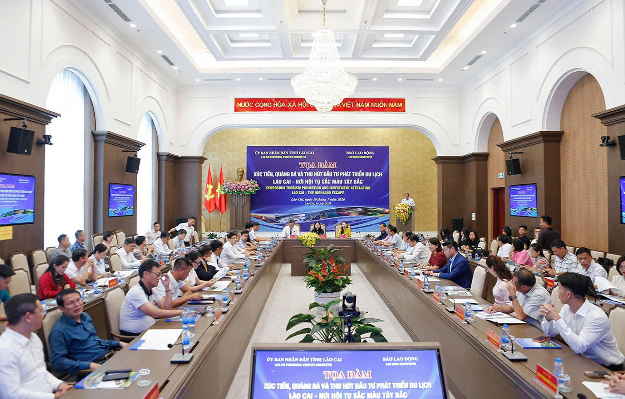 Toàn cảnh buổi tọa đàm "Lào Cai - Nơi hội tụ sắc màu Tây Bắc". Ảnh: Nguyên Đức.