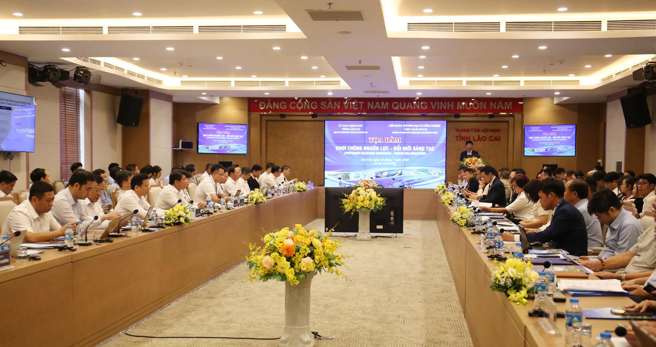 Quang cảnh buổi tọa đàm (Ảnh: laocai.gov.vn)