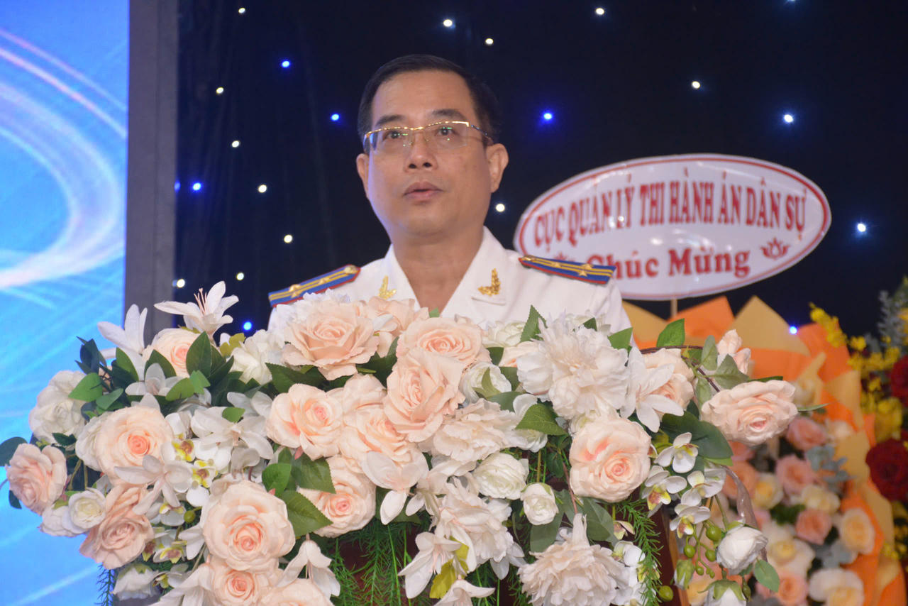 Trưởng Thi hành án dân sự tỉnh Đồng Nai Trịnh Ngọc Quỳnh phát biểu tại buổi lễ (Ảnh: An Nhơn)