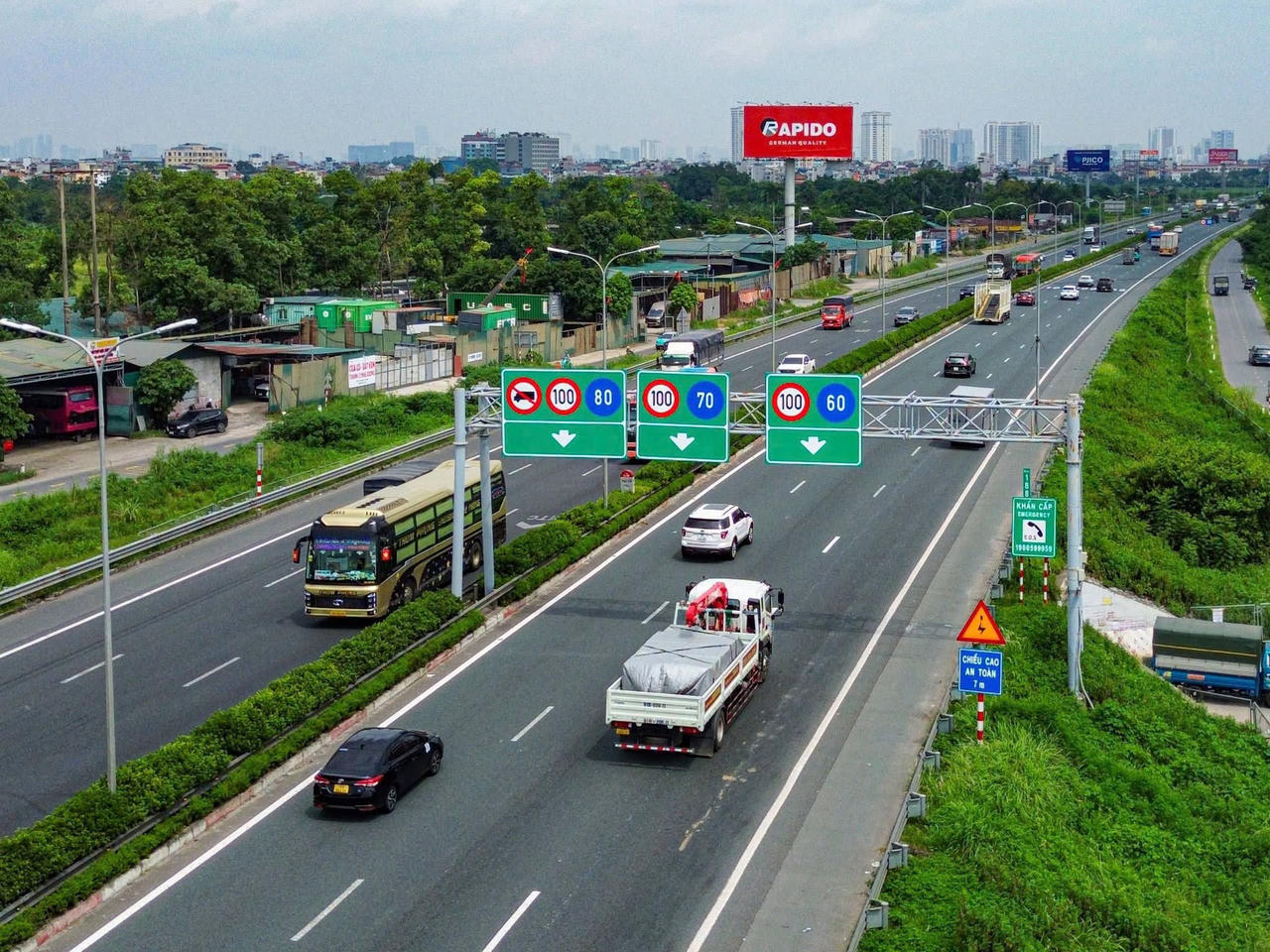 Tăng cường 'lá chắn' an toàn trên cao tốc nhờ thiết bị cảnh báo nguy hiểm
