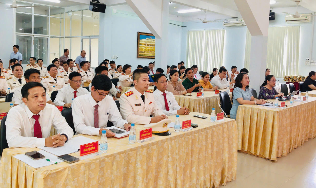Các đại biểu tham dự hội nghị. Ảnh: Duy Khương