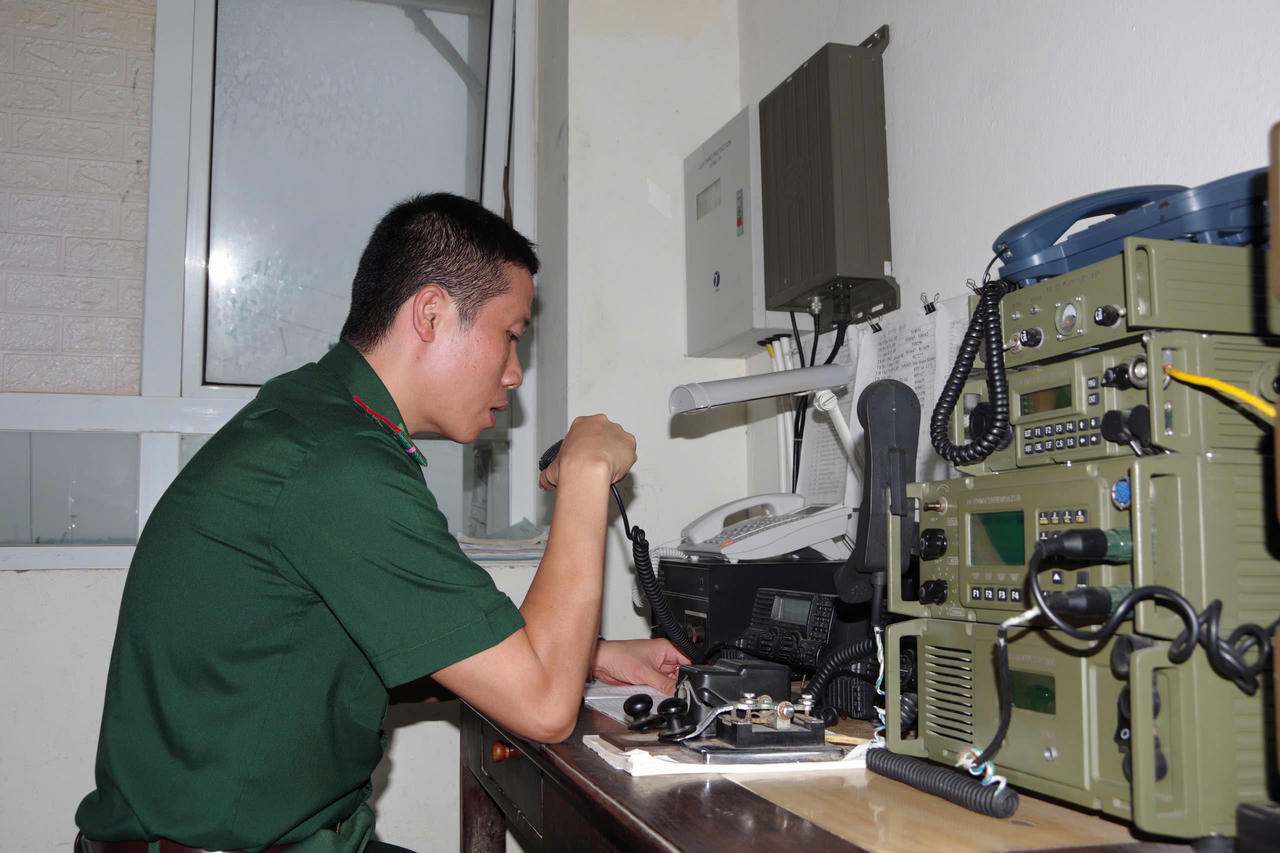 Bộ đội biên phòng Hải Phòng trắng đêm bám biển
