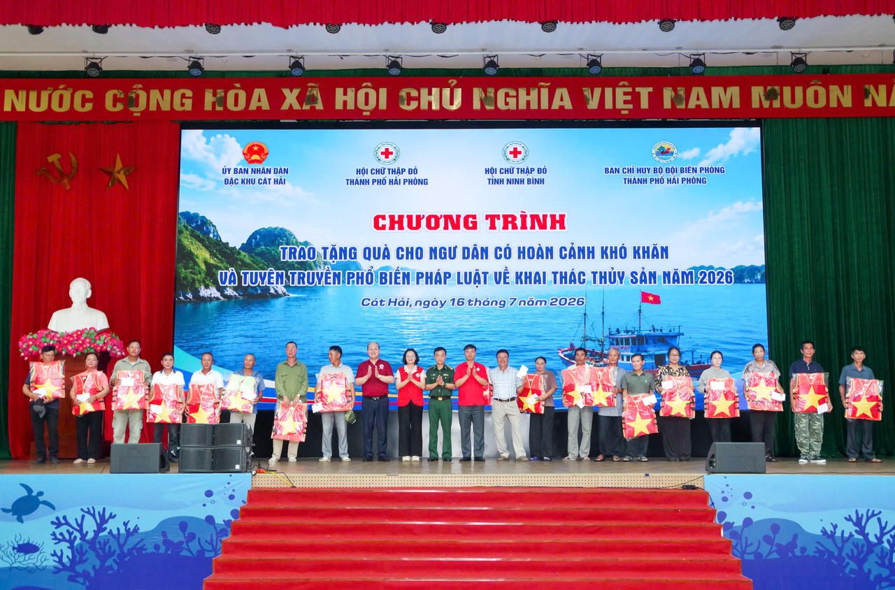 Phổ biến quy định mới về chống khai thác IUU đến ngư dân vùng biển Cát Hải