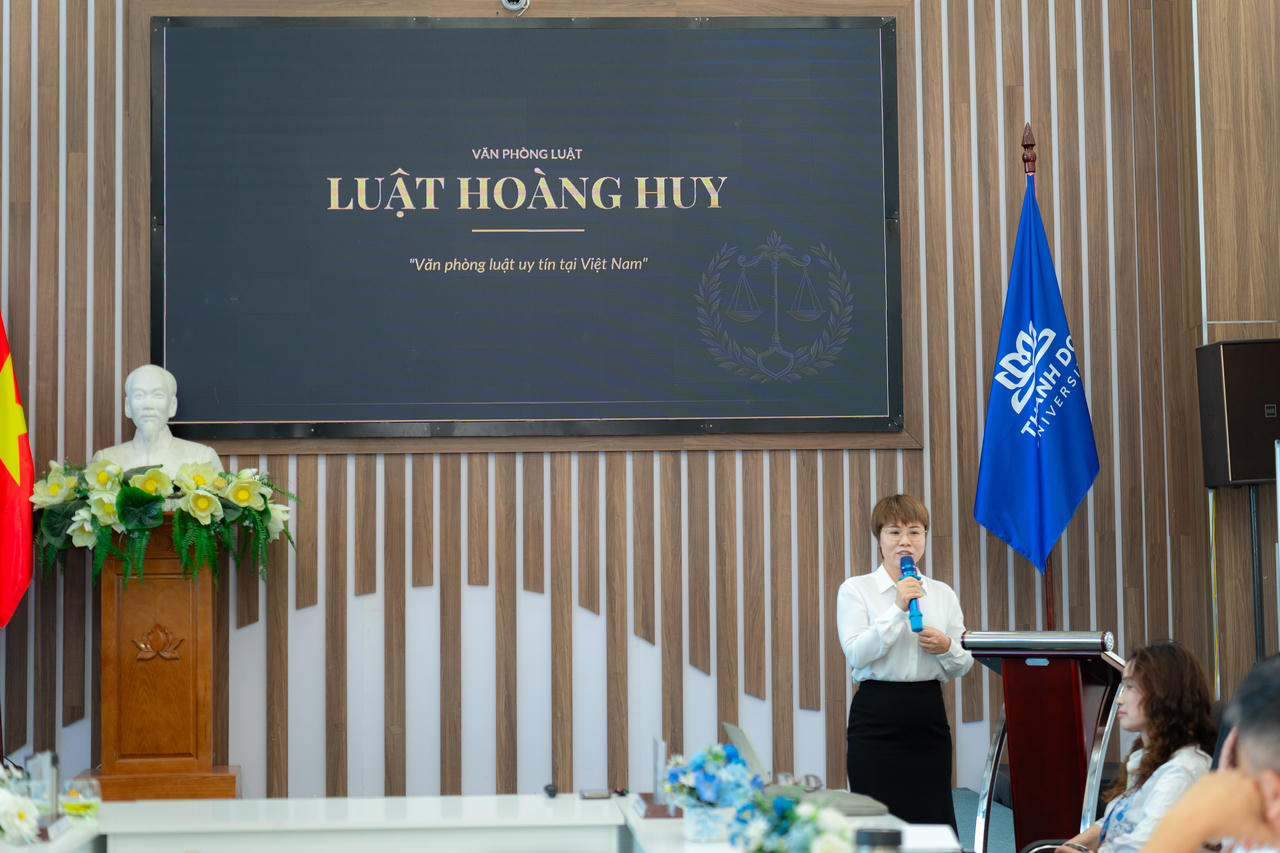 Ths. Luật sư Nguyễn Đào Tơ, Trưởng văn phòng Luật sư Hoàng Huy trình bày tại Hội thảo.