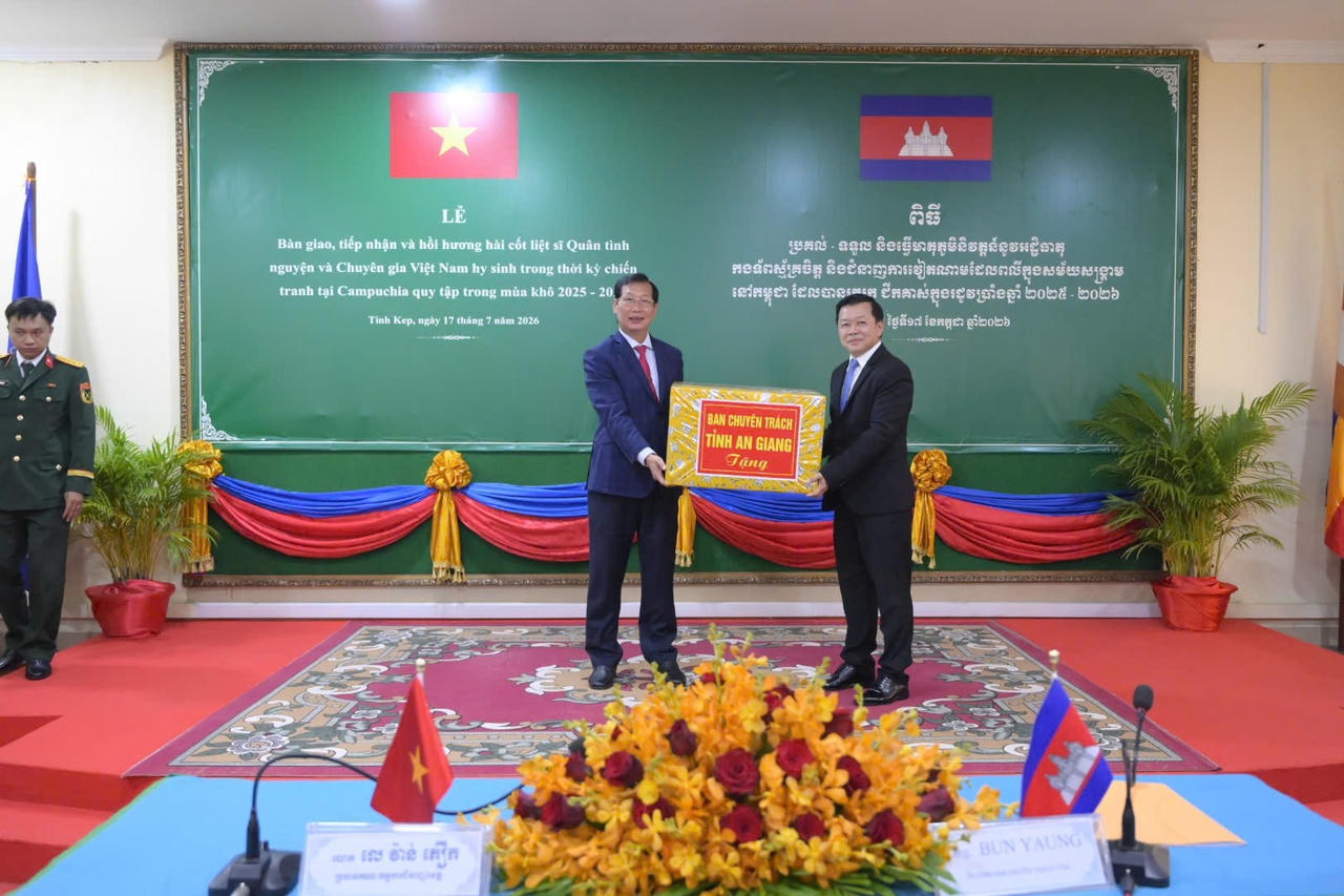 An Giang và tỉnh Kép (Campuchia) tiếp nối hành trình tri ân trên đất bạn