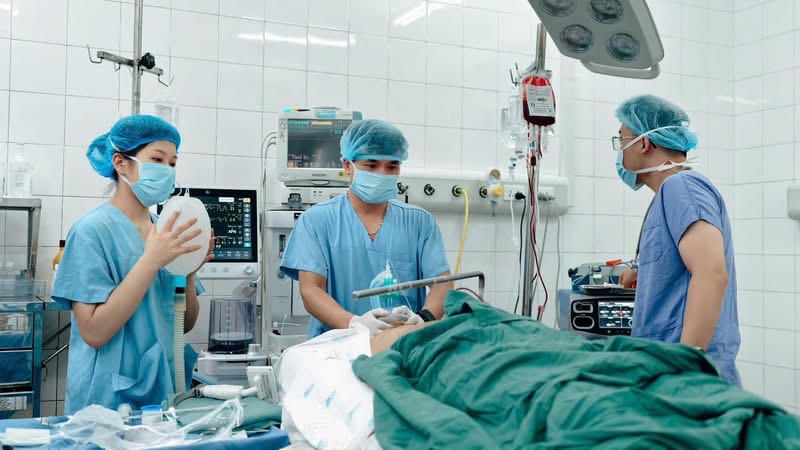 Cập nhật mới nhất tình trạng sức khoẻ nạn nhân vụ tai nạn xe khách lao khỏi cao tốc Pháp Vân - Cầu Giẽ