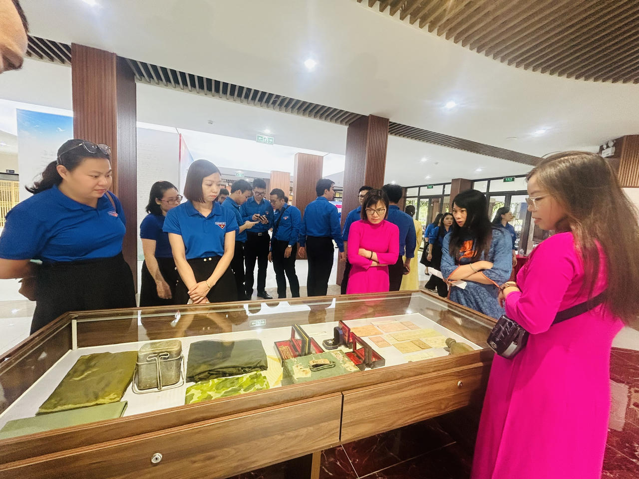Trưng bày diễn ra đến hết ngày 2/9/2026 tại trụ sở Cục Văn thư và Lưu trữ Nhà nước, số 12 Đào Tấn, Hà Nội (Ảnh: T. Dương).