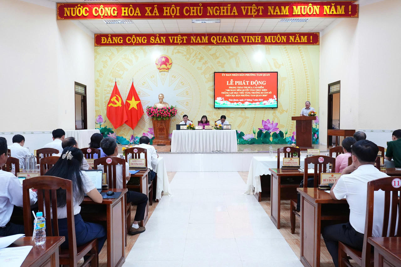 Quang cảnh lễ phát động.