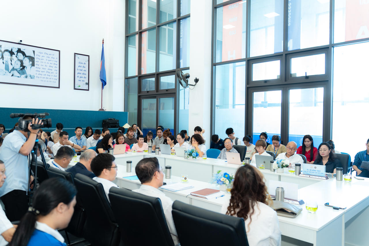 Đại biểu tham dự Hội thảo trao đổi, thảo luận về các vấn đề pháp lý trong bối cảnh hội nhập quốc tế và kinh tế số