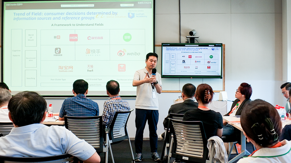 Ông Chandee Zhuang - Cố vấn Cấp cao của eWTP, Đồng sáng lập AGI, chia sẻ về hành trình chiến lược của Alibaba