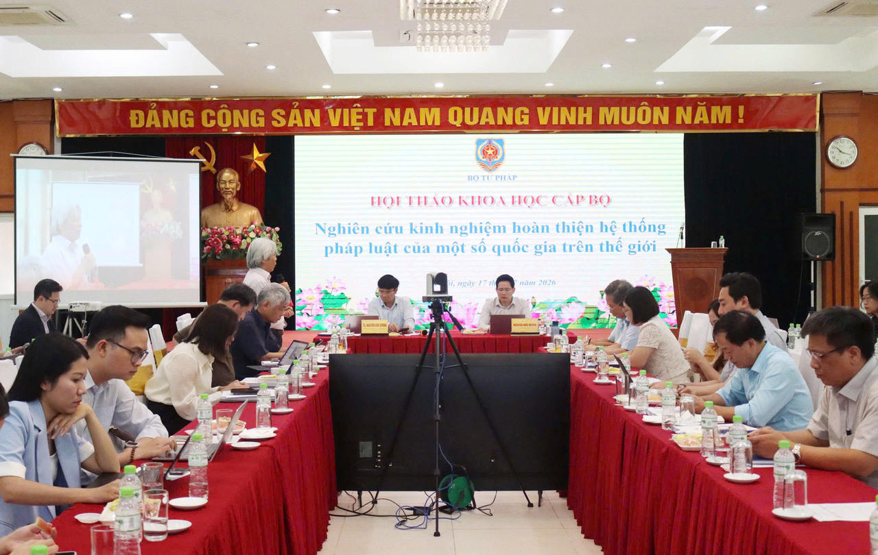 Hội thảo khoa học "Kinh nghiệm hoàn thiện hệ thống pháp luật của một số quốc gia trên thế giới"