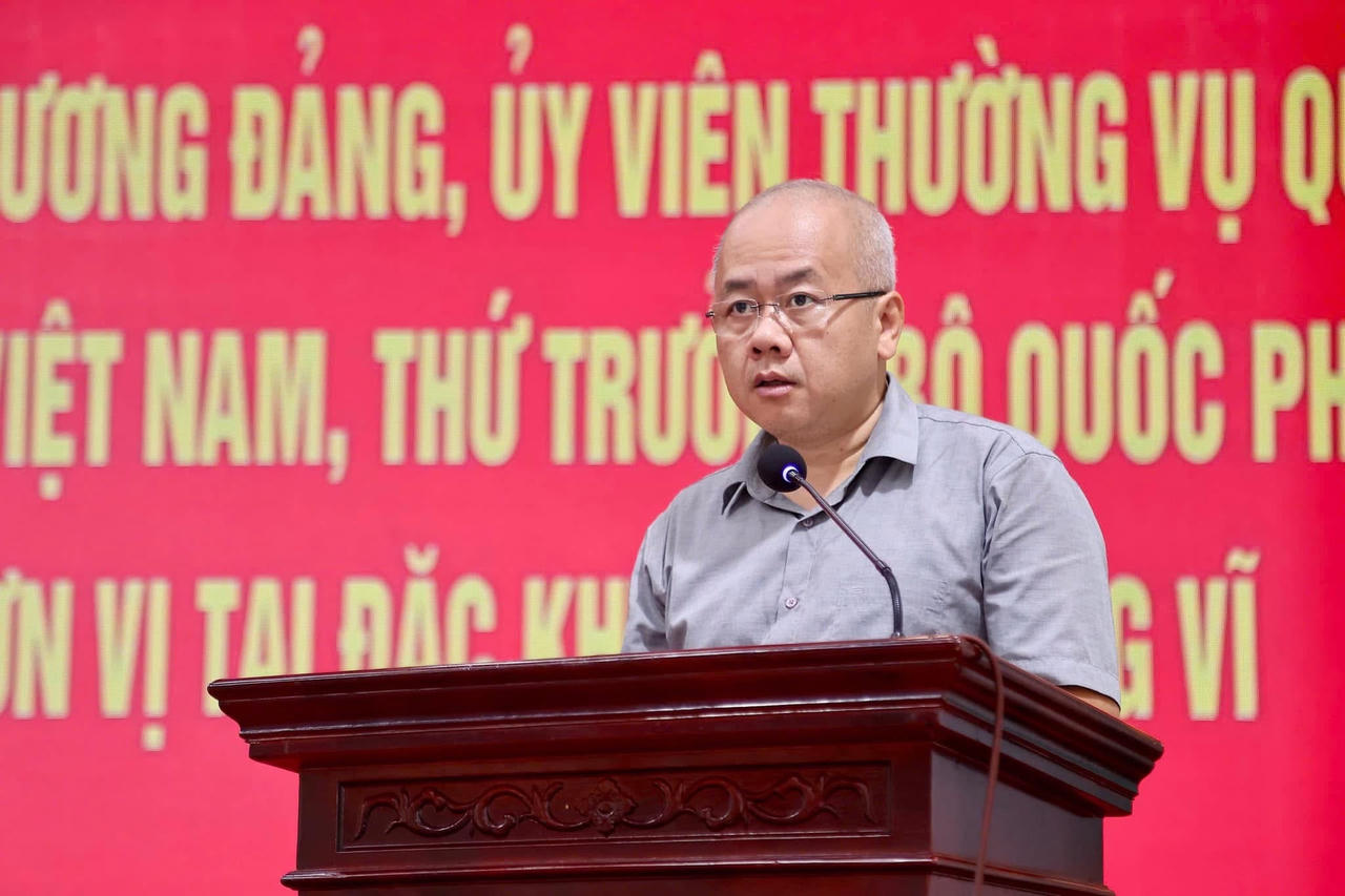 Ông Đỗ Thành Trung - Chủ tịch UBND TP Hải Phòng phát biểu tại buổi làm việc