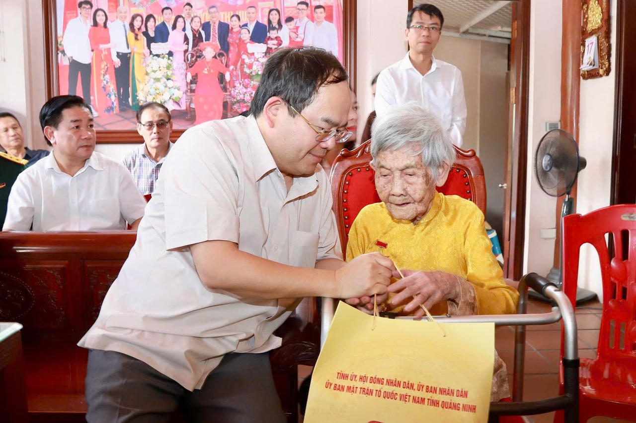 Bí thư Tỉnh ủy Quản Minh Cường tri ân Mẹ Việt Nam Anh hùng, người có công