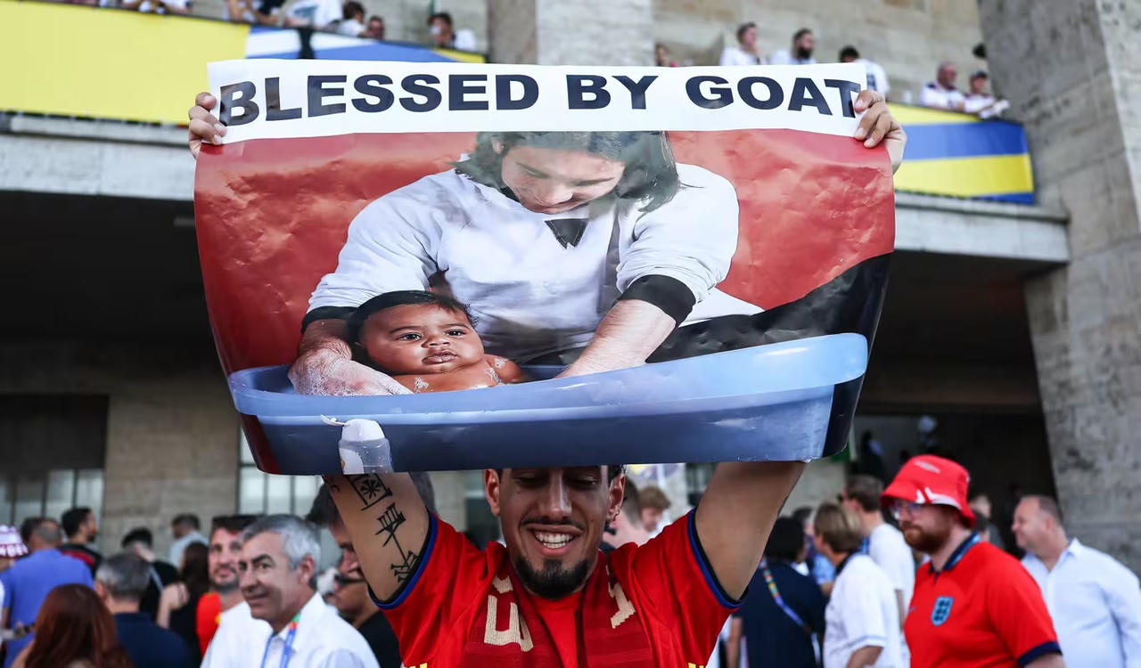 Messi đối đầu với Yamal: Phép màu từ bức ảnh cũ