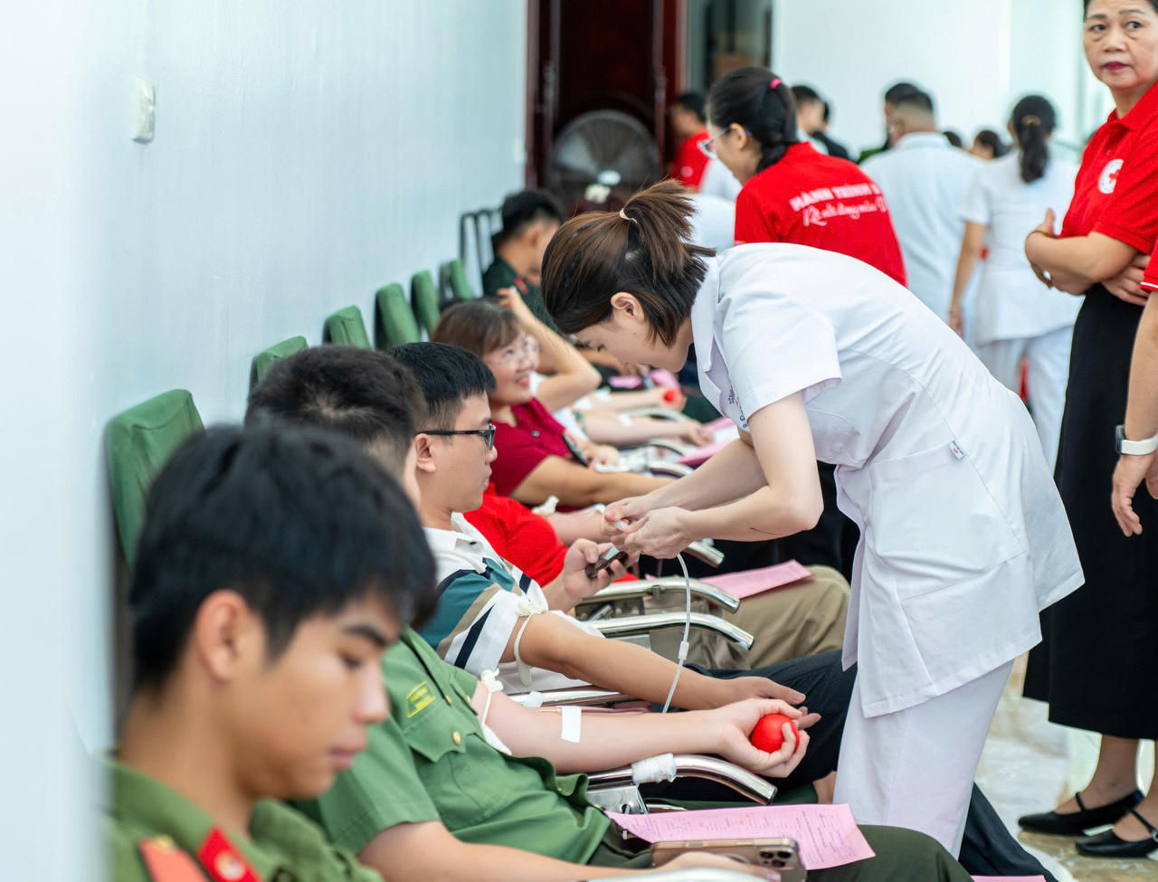 Quảng Ninh khai mạc Hành trình Đỏ 2026, thu 883 đơn vị máu
