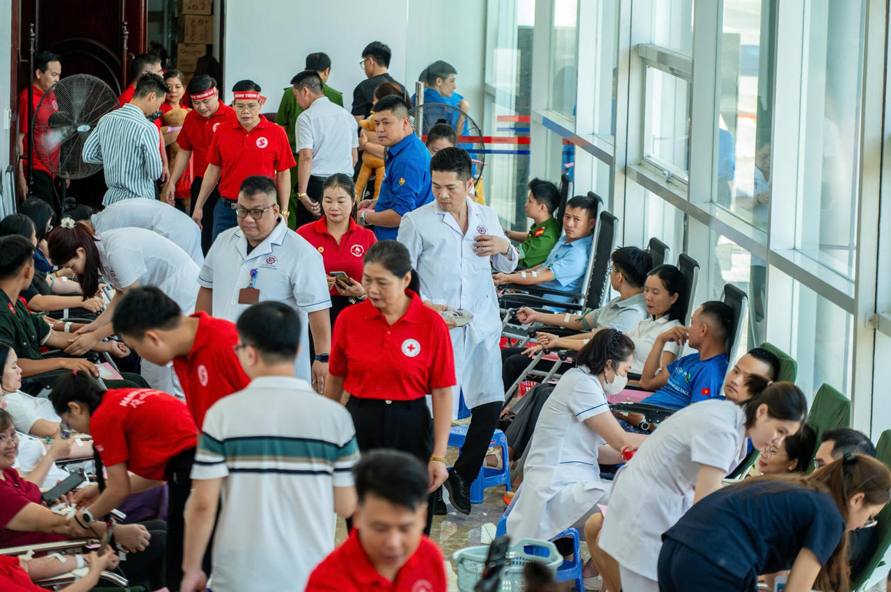 Quảng Ninh khai mạc Hành trình Đỏ 2026, thu 883 đơn vị máu