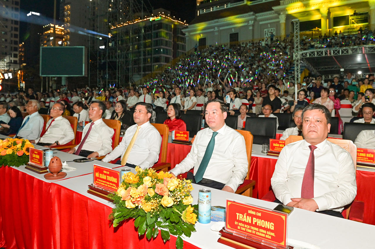 Các đại biểu tham dự lễ khai mạc Festival Biển Khánh Hòa năm 2026. Ảnh: BTC