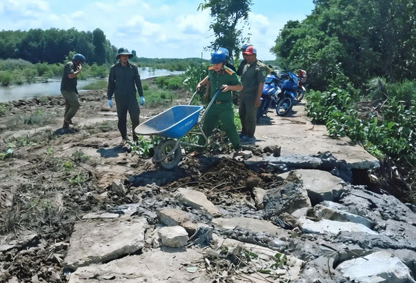 Bảo vệ bình yên nơi địa đầu cực Nam Tổ quốc trong mùa mưa bão