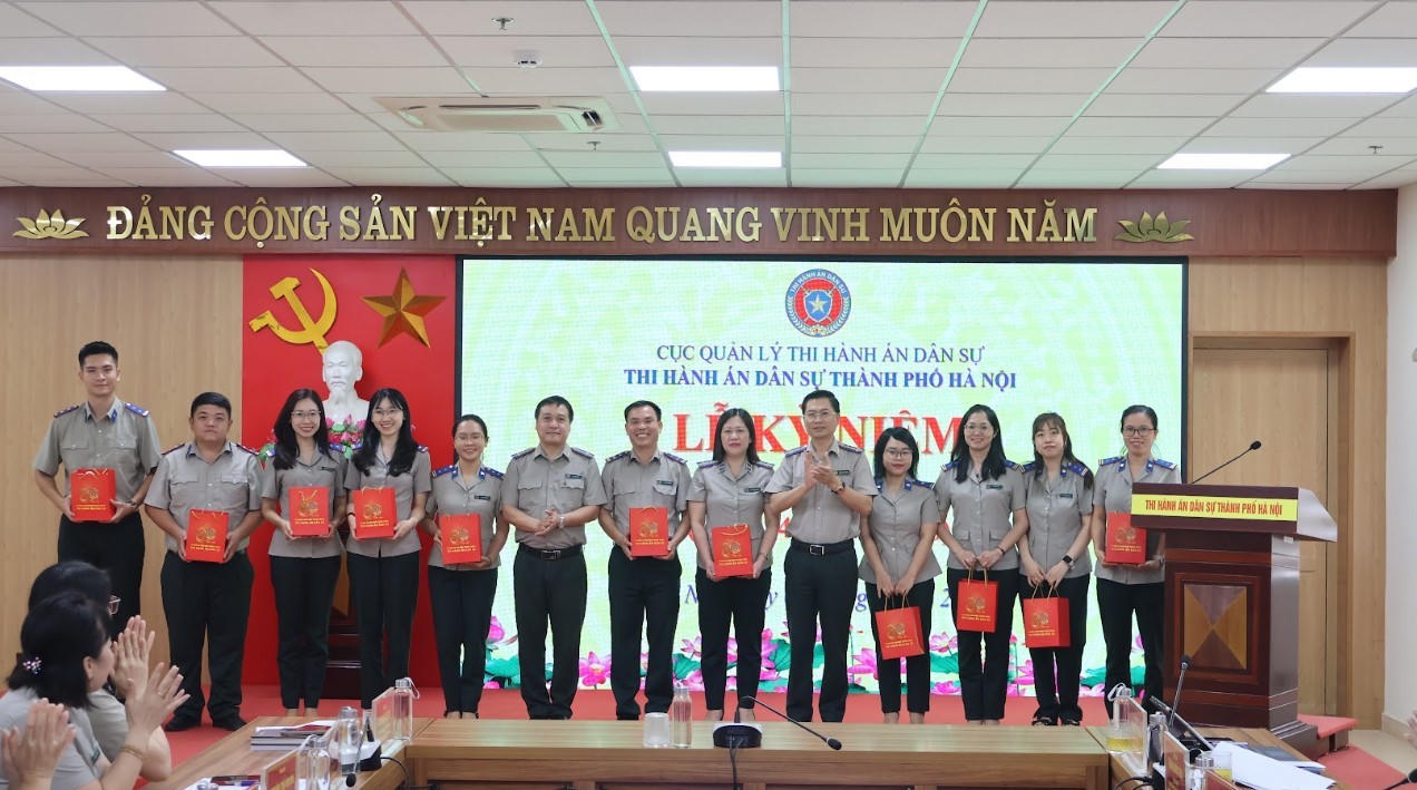 Thi hành án dân sự Hà Nội tổ chức chuỗi hoạt động kỷ niệm 80 năm Ngày truyền thống