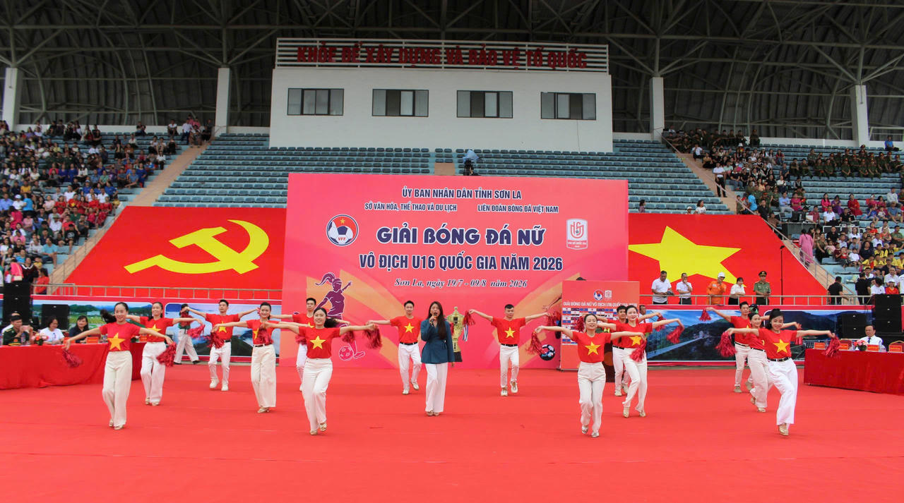 Tiết mục văn nghệ tại lễ khai mạc Giải bóng đá nữ vô địch U16 quốc gia năm 2026.