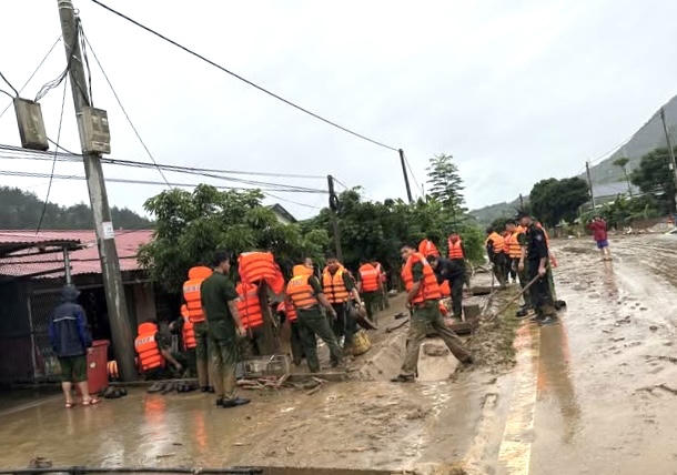 Thông xe tạm thời Quốc lộ 32