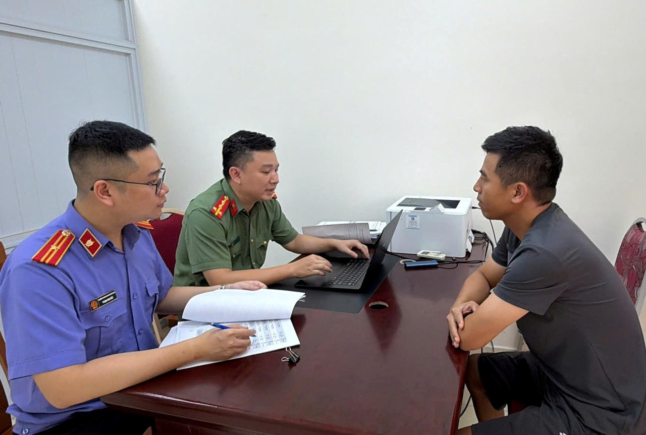 Triệt phá đường dây tổ chức cá độ bóng đá, giao dịch hơn 11 tỷ đồng trong mùa World Cup 2026