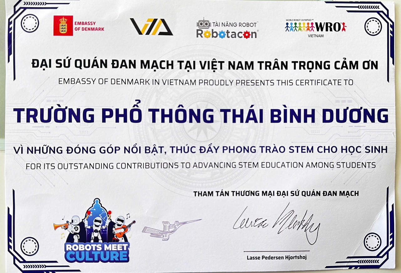 Đại sứ Đan Mạch tại Việt Nam ghi nhận đóng góp của Trường Phổ thông Thái Bình Dương vì những thành tích nổi bật, thúc đẩy phong trào STEM cho học sinh.