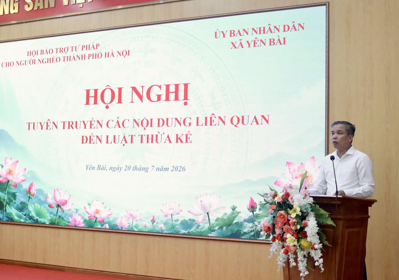 Phó Chủ tịch UBND xã Yên Bài Nguyễn Phi Long phát biểu khai mạc Hội nghị.
