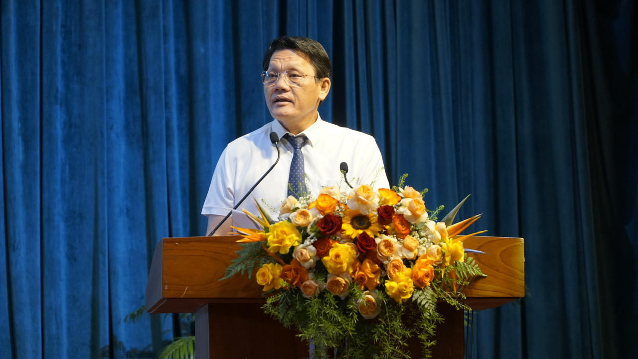 Ông Bùi Trung Hiếu, Phó Giám đốc Sở Văn hóa - Thể thao và Du lịch tỉnh Gia Lai thông tin về các hoạt động trong khuôn khổ Liên hoan.
